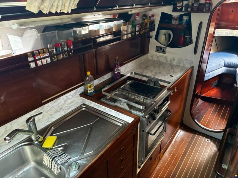 Oyster 435 Ketch