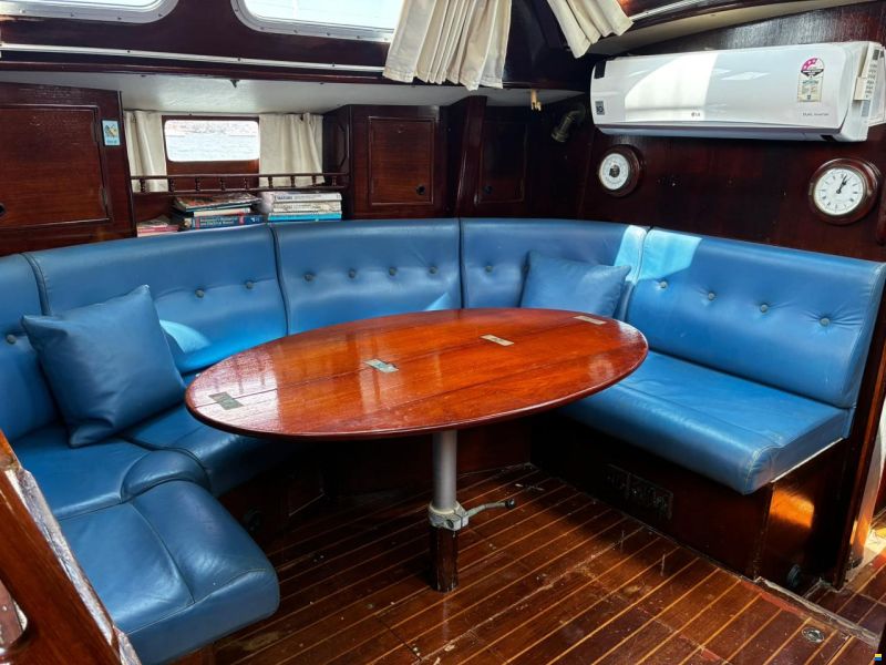 Oyster 435 Ketch