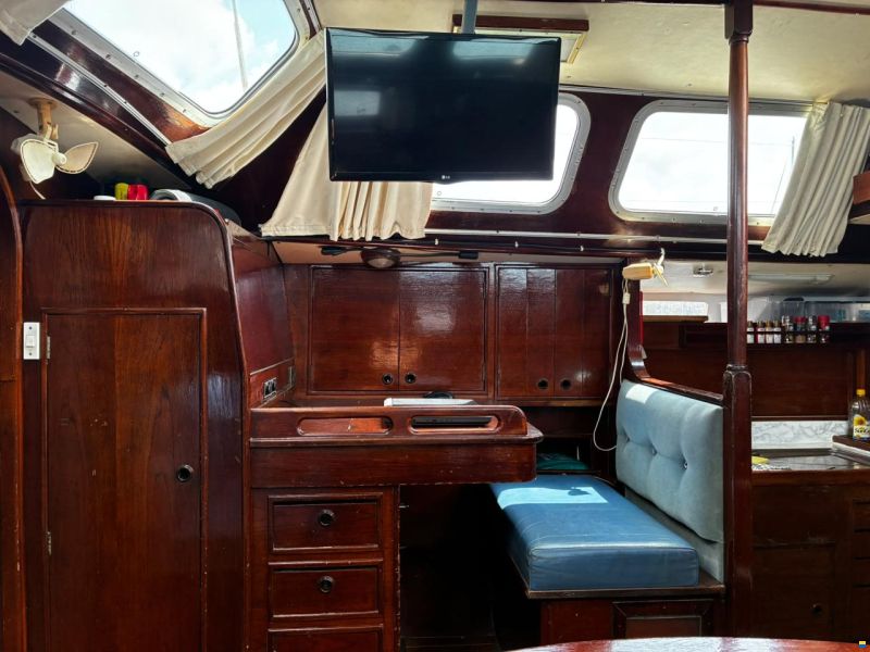 Oyster 435 Ketch
