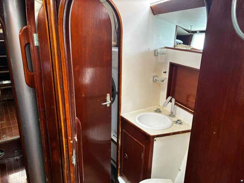 Oyster 435 Ketch