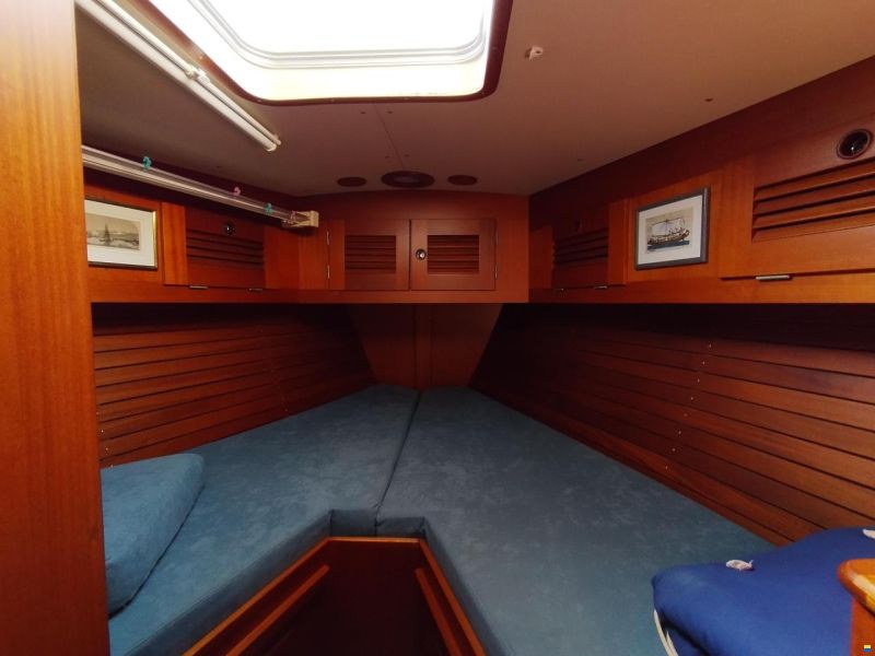 Hallberg-Rassy 42E
