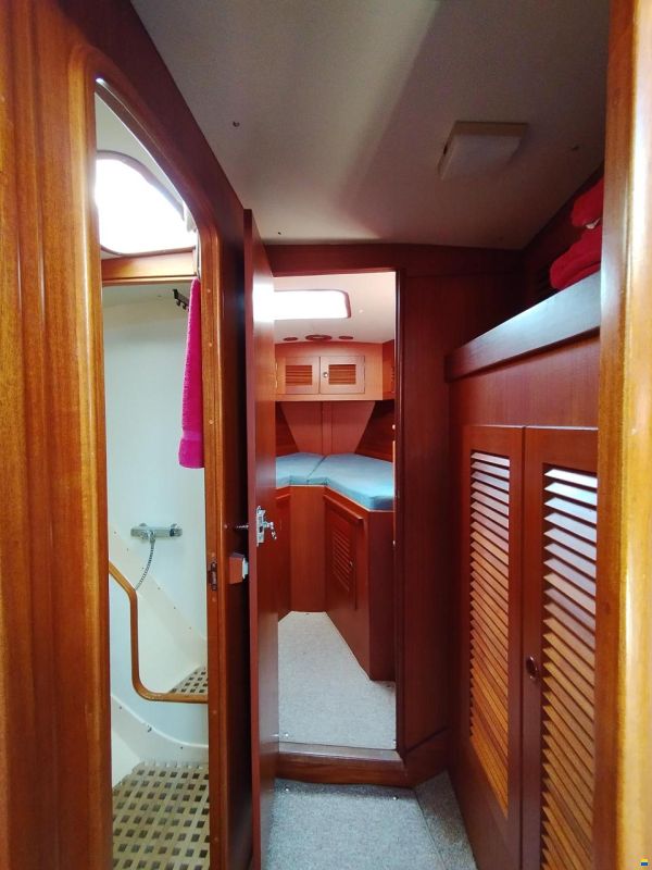 Hallberg-Rassy 42E