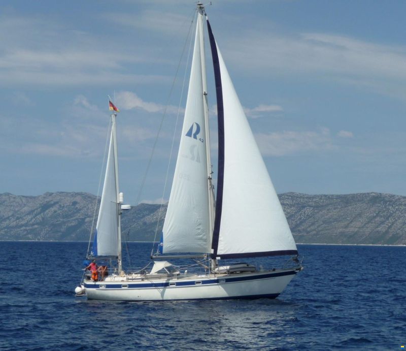 Hallberg-Rassy 42E