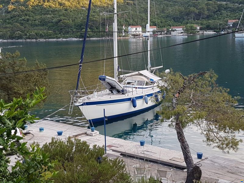 Hallberg-Rassy 42E