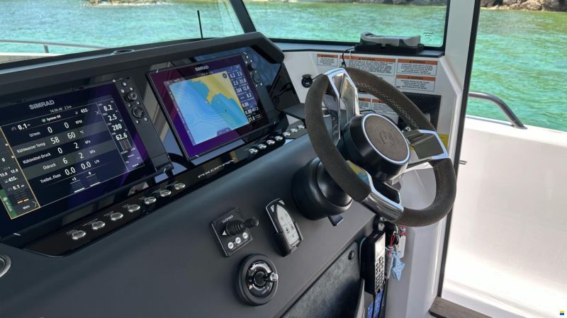 Axopar 37 Cross Cabin