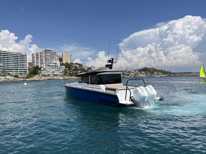 Axopar 37 Cross Cabin