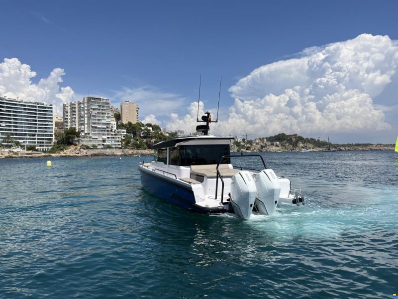Axopar 37 Cross Cabin