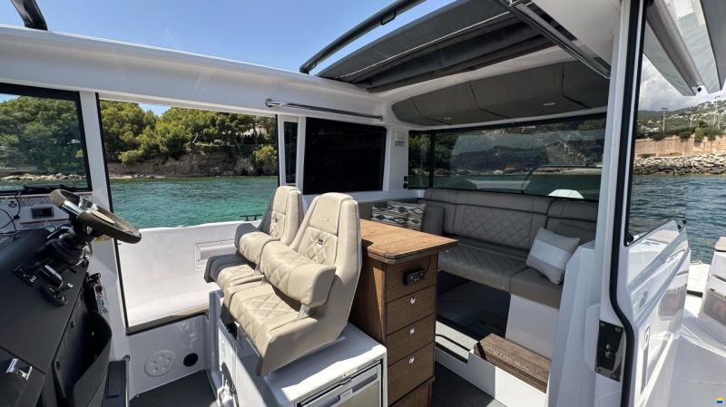 Axopar 37 Cross Cabin