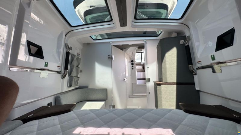Axopar 37 Cross Cabin