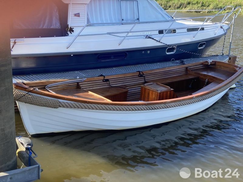 Tuckerboot