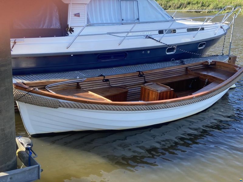 Tuckerboot