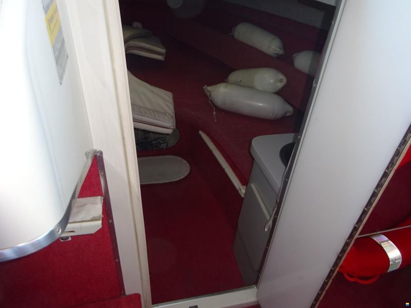 Chris Craft 228 Concept Cuddy