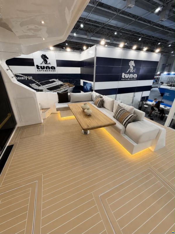 Catamaran Discovery 40