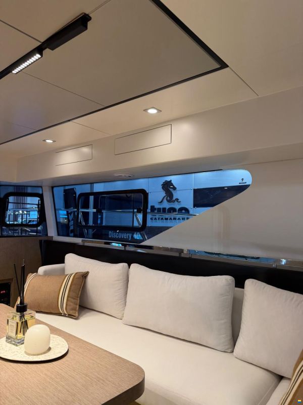 Catamaran Discovery 40