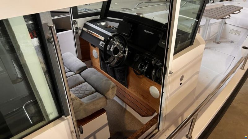 Axopar 28 Cabin