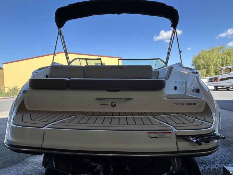 Sea Ray 230 SDSE Surf