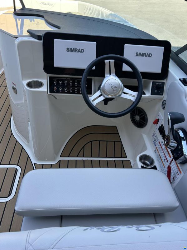 Sea Ray 230 SDSE Surf