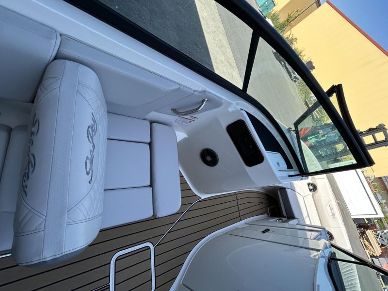 Sea Ray 230 SDSE Surf