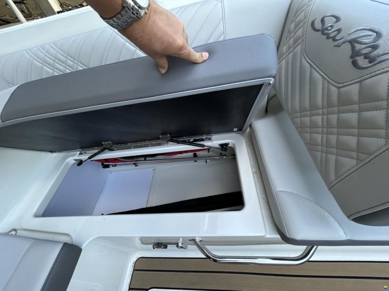 Sea Ray 230 SDSE Surf
