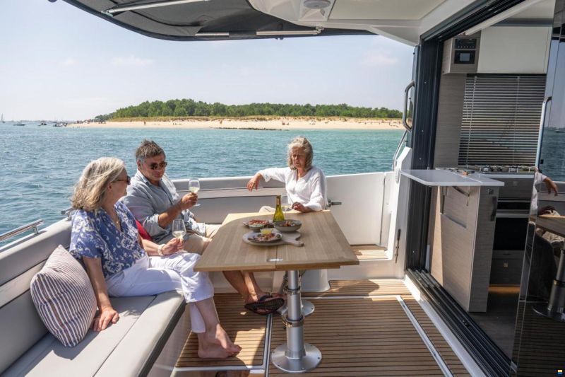 Jeanneau Merry Fisher 12.95 Coupè