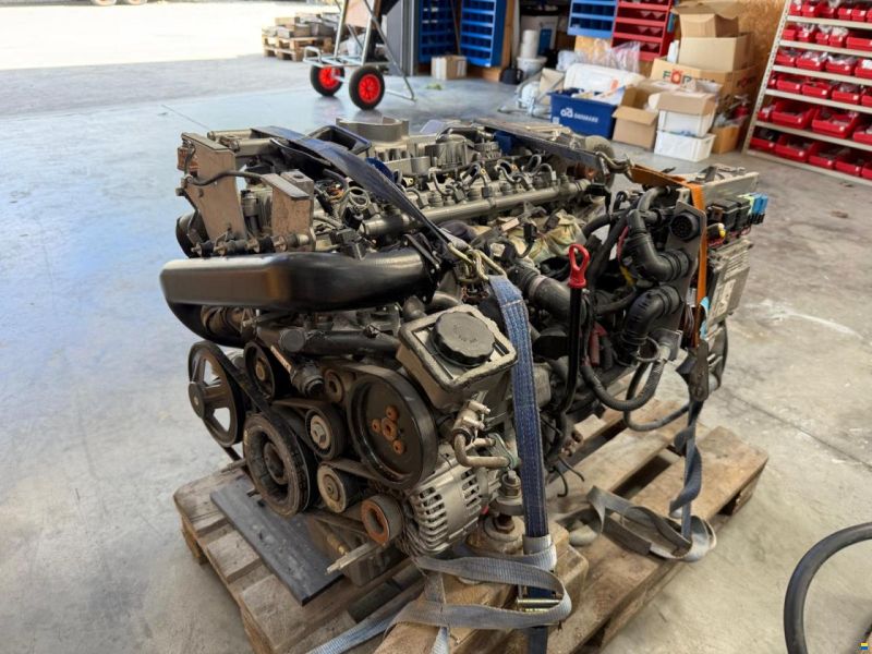 Yanmar 2x Yanmar 6BY220Z diesel