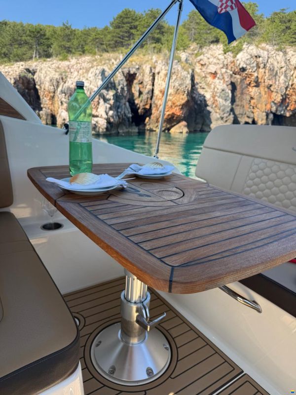 Sea Ray Sundancer 265