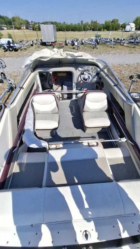 Maxum 2000 SC