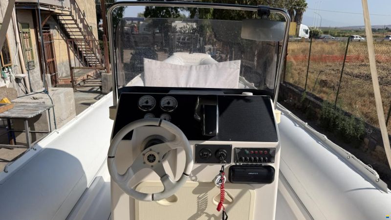 Selva D800 Mercury V8 Racing 300