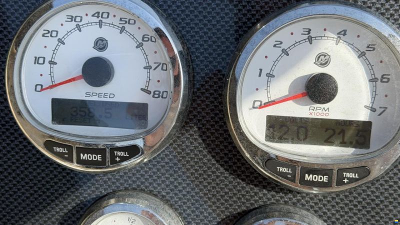Selva D800 Mercury V8 Racing 300