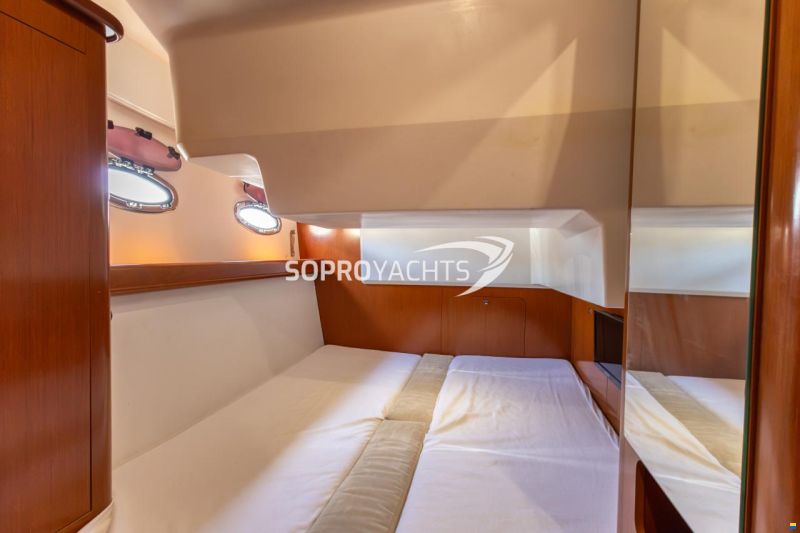 Beneteau Antares 42