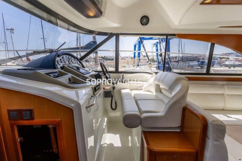 Beneteau Antares 42