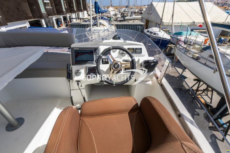 Beneteau Antares 42