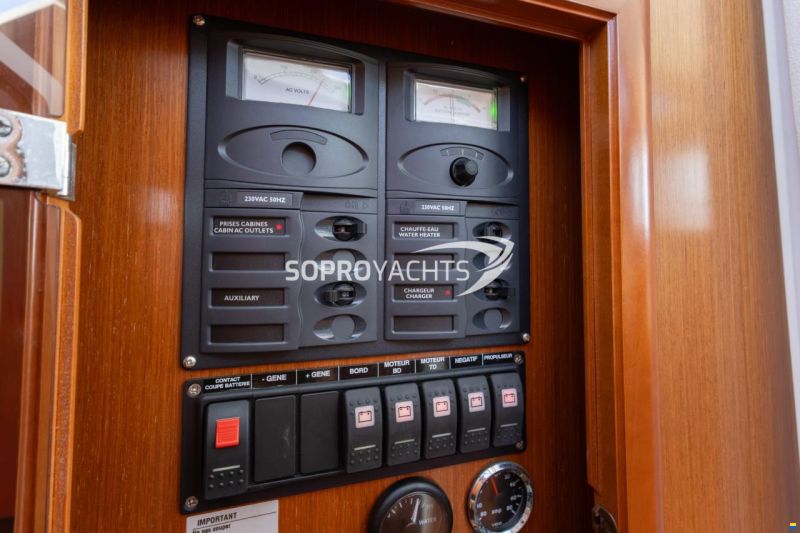Beneteau Antares 42