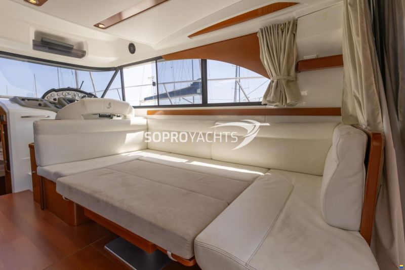 Beneteau Antares 42