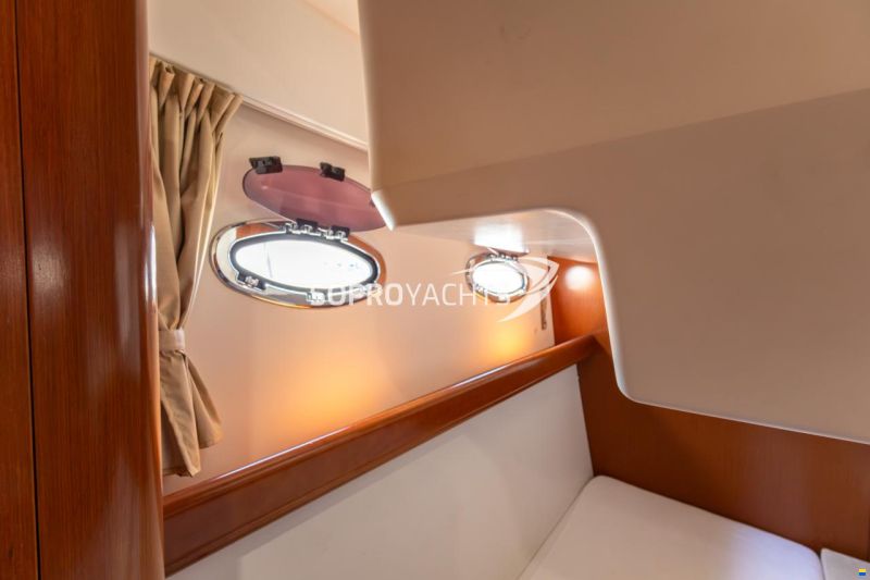 Beneteau Antares 42