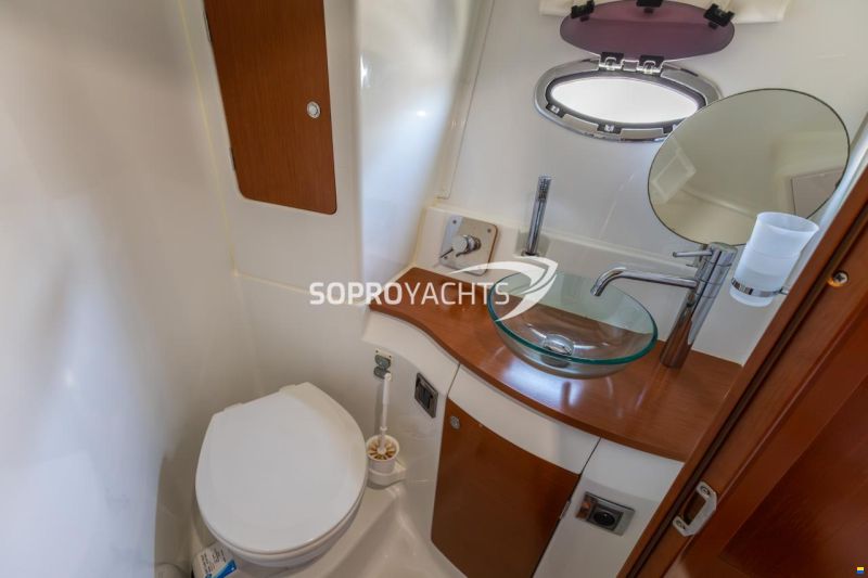 Beneteau Antares 42