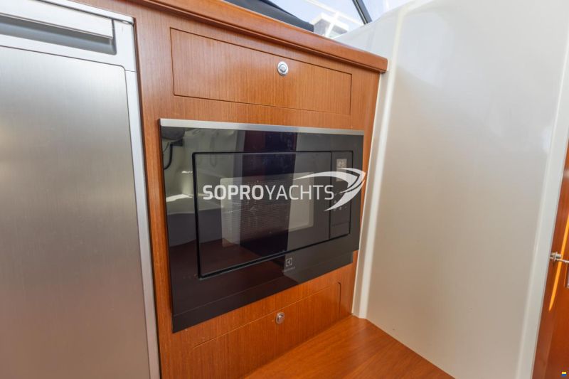 Beneteau Antares 42