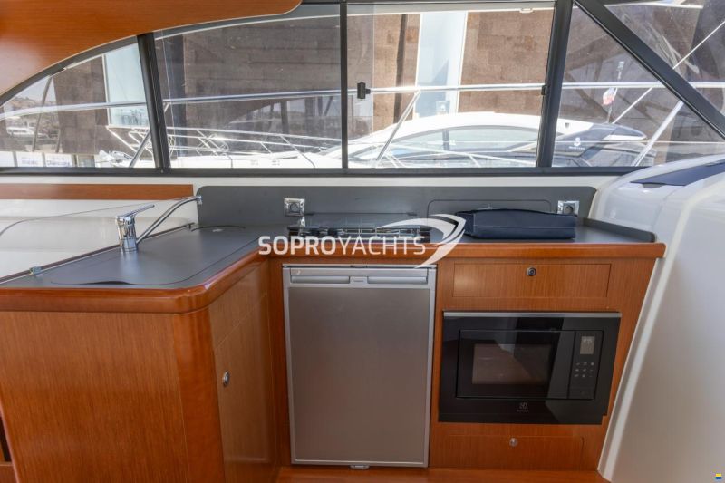 Beneteau Antares 42