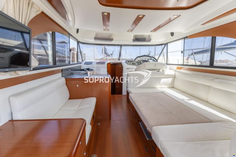 Beneteau Antares 42