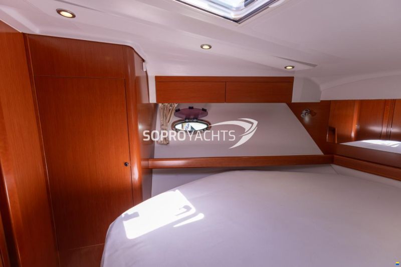 Beneteau Antares 42