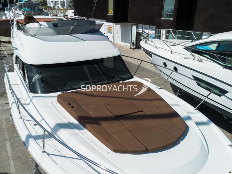 Beneteau Antares 42