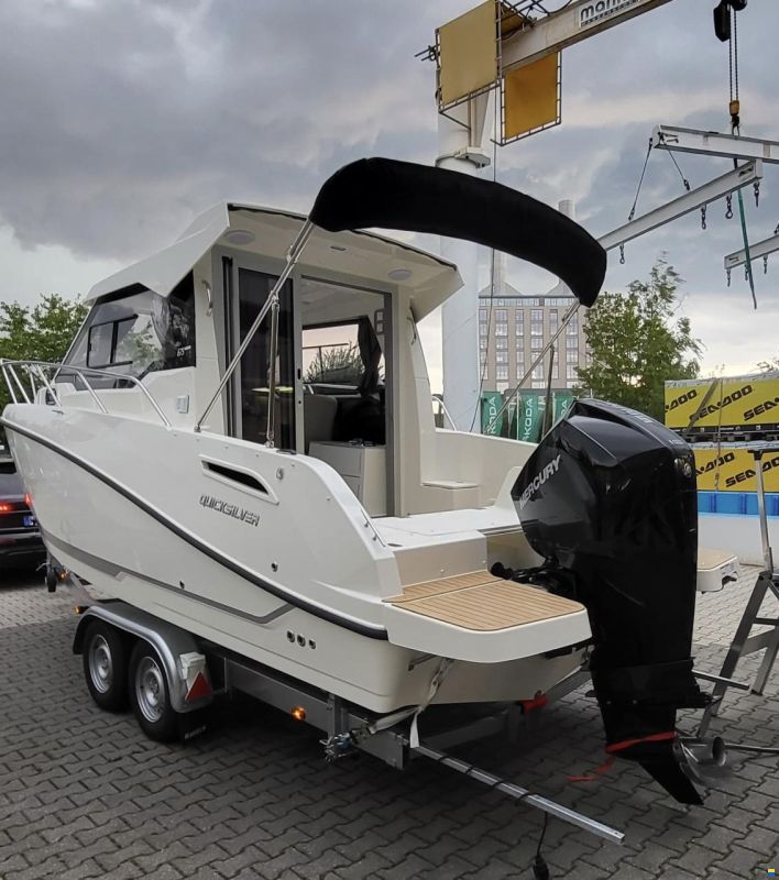Quicksilver Activ 675 (705)Weekend