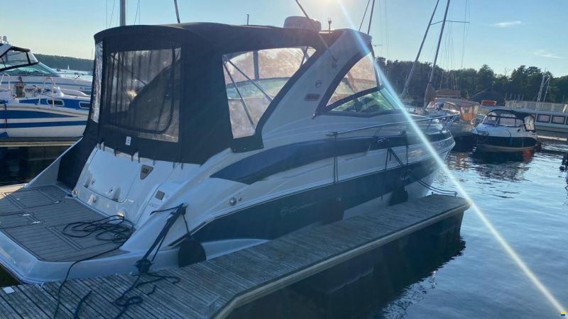 Crownline 330