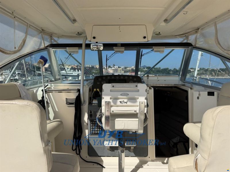 Pursuit Tiara 34 Express