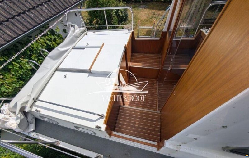 Aquilla 900 Traveller