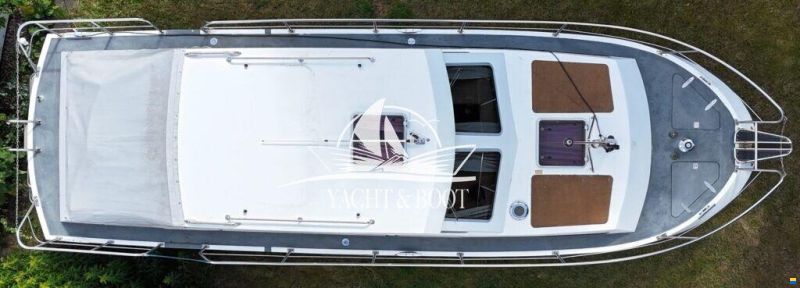 Aquilla 900 Traveller