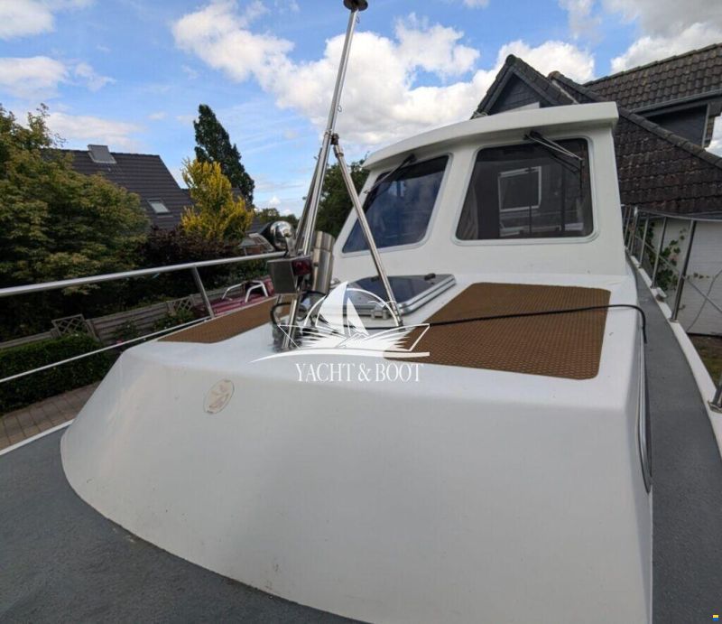 Aquilla 900 Traveller