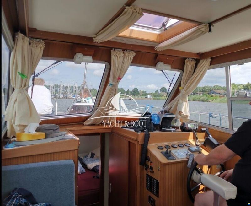 Aquilla 900 Traveller