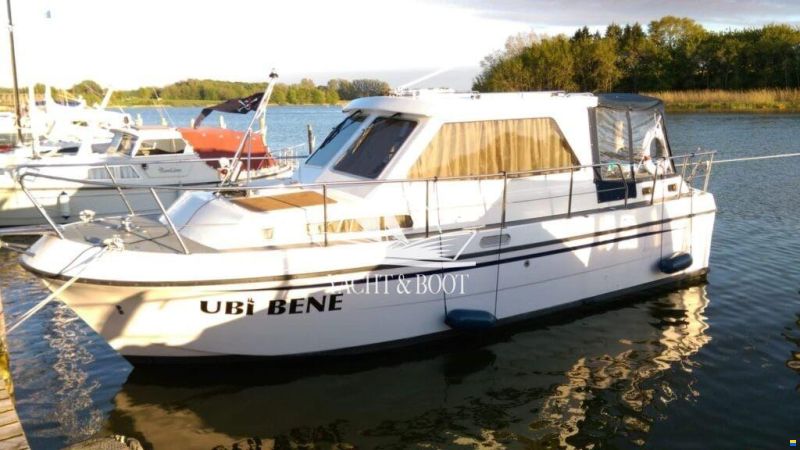 Aquilla 900 Traveller