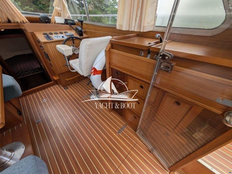 Aquilla 900 Traveller